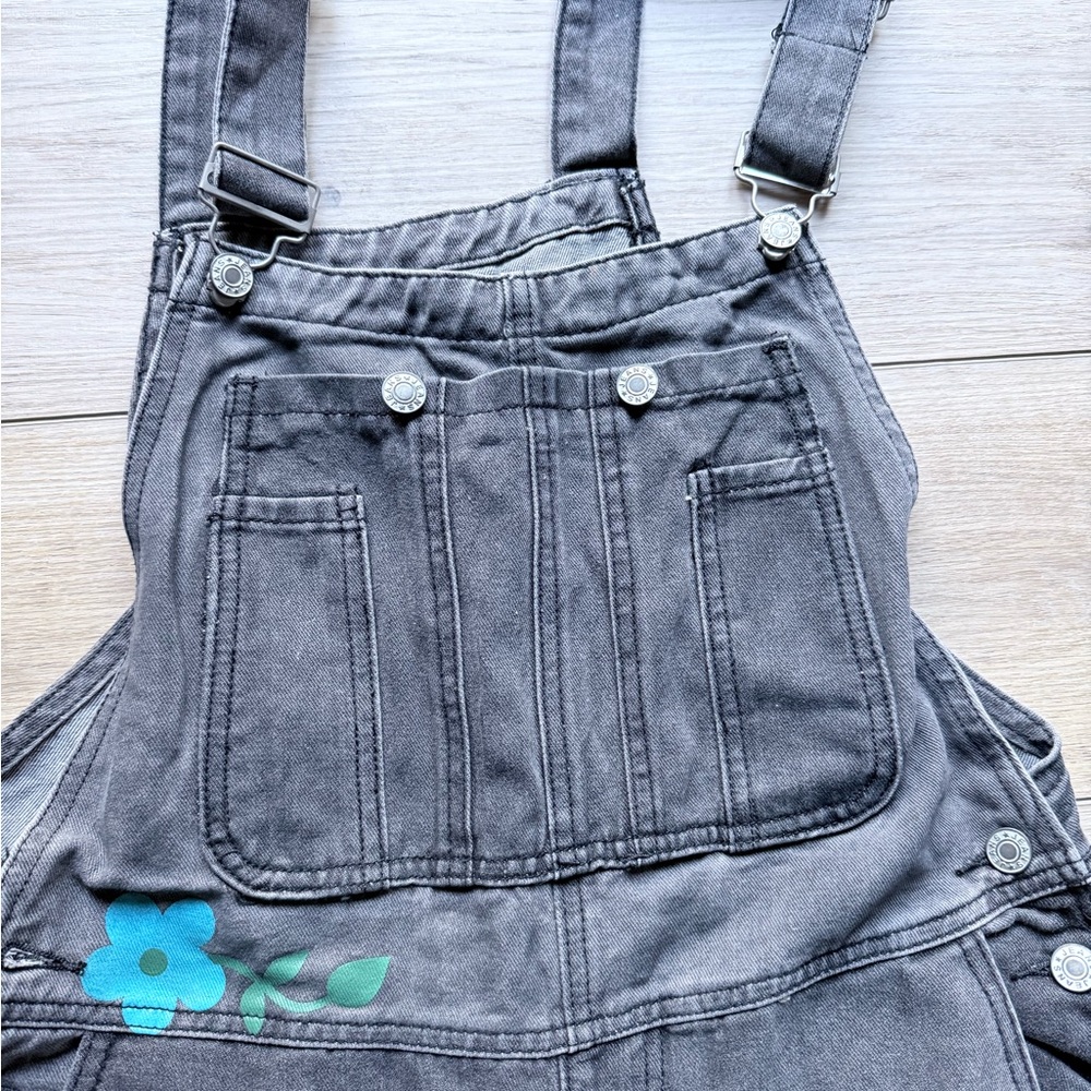 Brand New with Tags!! Floral Print Women's Denim Overalls - Picture 2 of 16